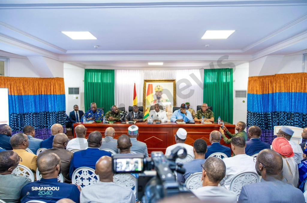 Installation du Premier ministre Amadou Oury Bah