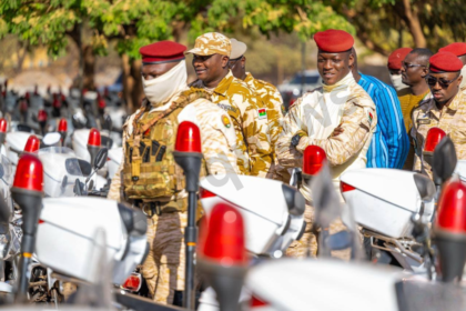 Cérémonie officielle de dotation de motos à la police nationale du Burkina Faso par le Président Ibrahim TRAORÉ avec remise de 2000 motos Yento