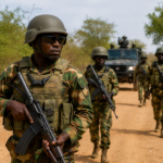 Soldats en patrouille lors d’une opération contre l’État islamique au Nigeria