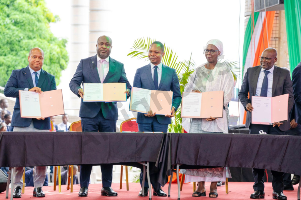 Jeunes participants à la Foire nationale de l’Emploi et du Recrutement à Abidjan